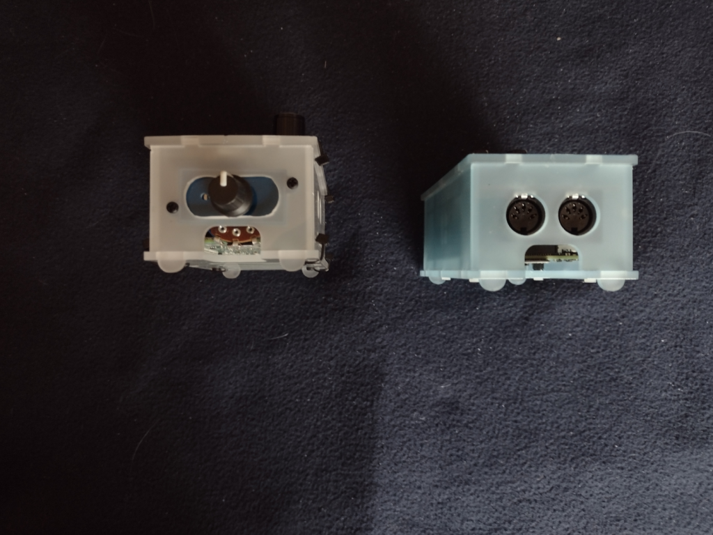 Picture of the MiniDexed (on the left) and the pisound (on the right) viewed from the right side.